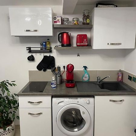 Le Cocon Balneo Apartment Sens Luaran gambar