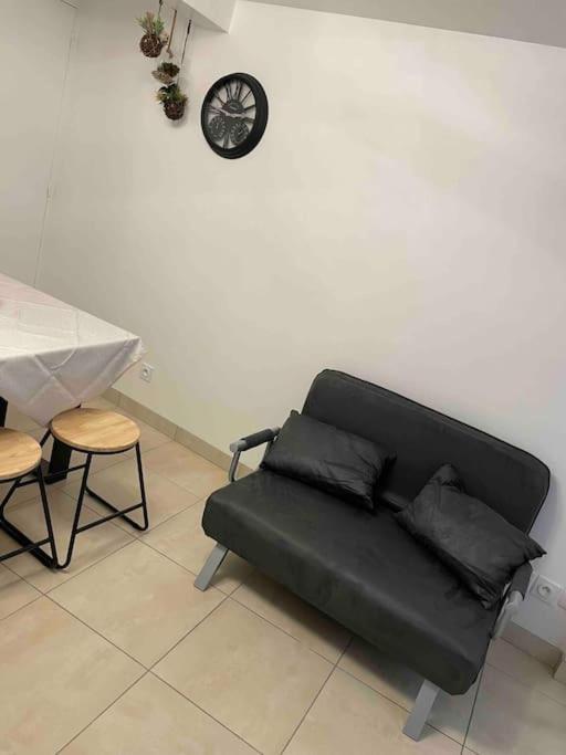 Le Cocon Balneo Apartment Sens Luaran gambar