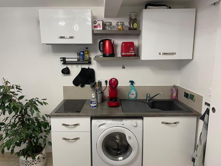 Le Cocon Balneo Apartment Sens Luaran gambar
