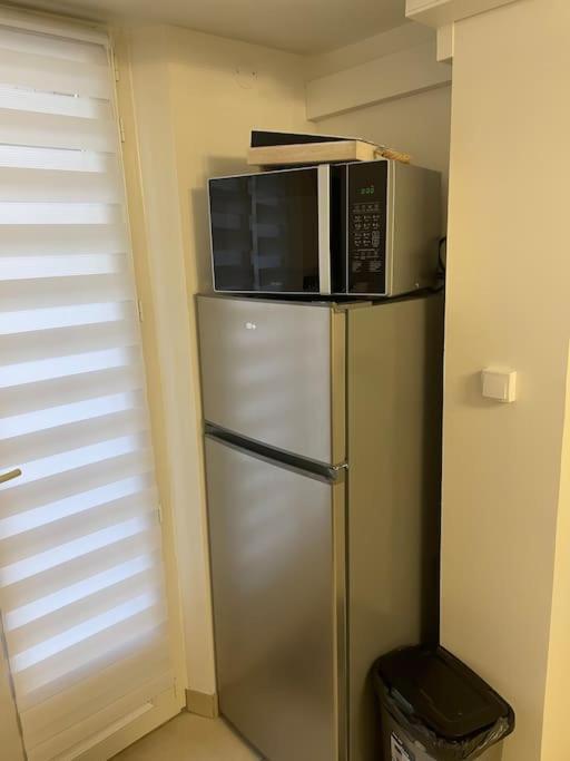 Le Cocon Balneo Apartment Sens Luaran gambar